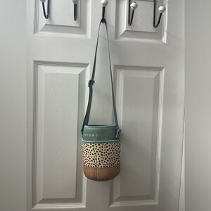 HydroJug Blue and Pink Water Bottle Carrier